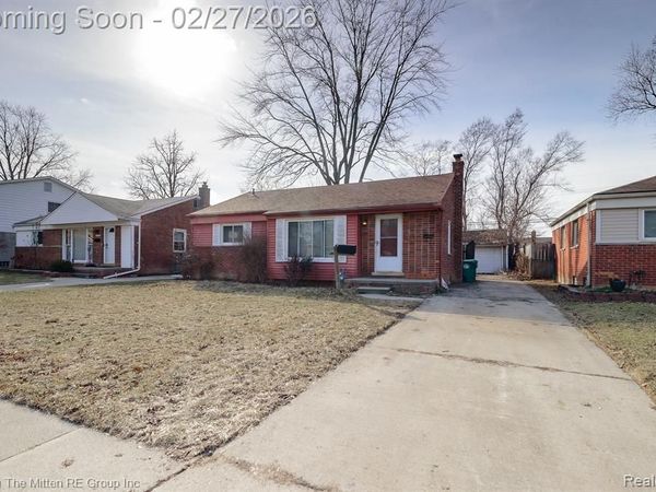 6735 Whitby Street, Garden City, MI 48135