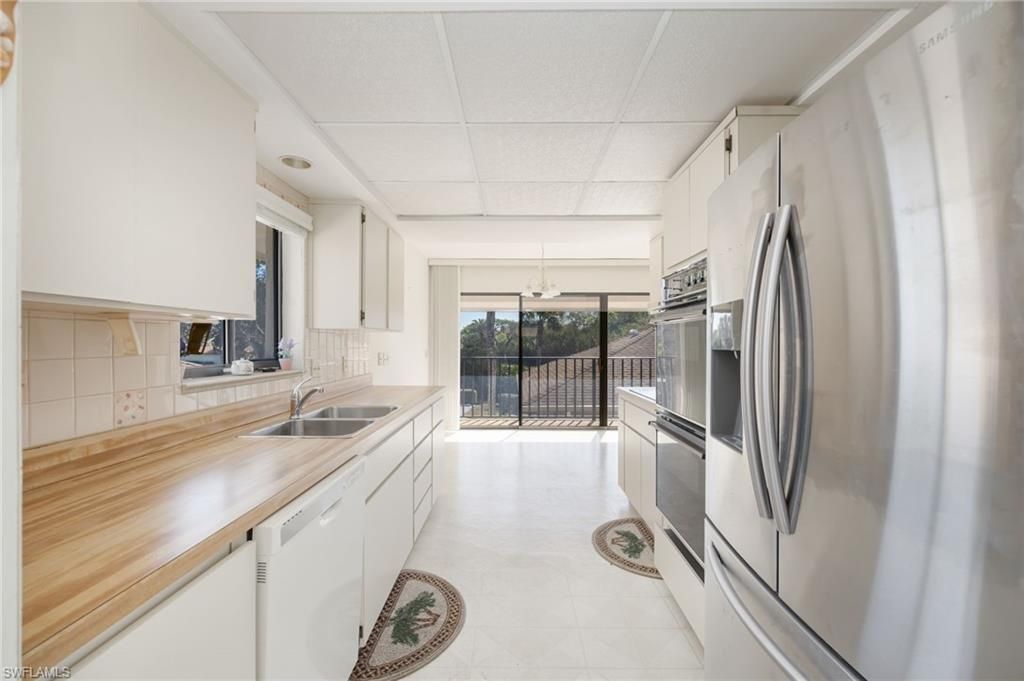 517 Lake Louise Cir, Unit 201, Naples, FL 34110 Photo