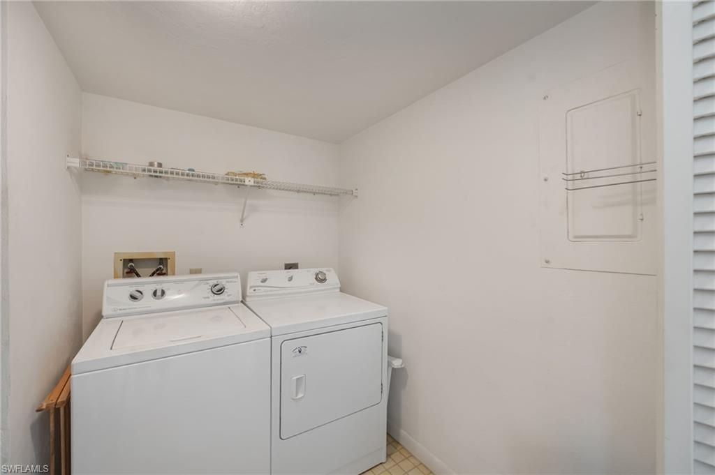 517 Lake Louise Cir, Unit 201, Naples, FL 34110 Photo