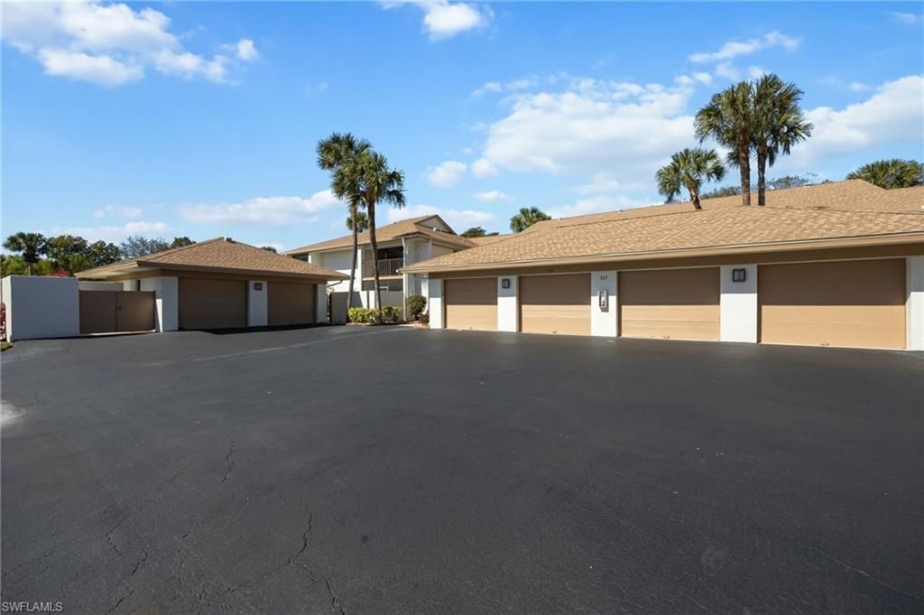 517 Lake Louise Cir, Unit 201, Naples, FL 34110 Photo