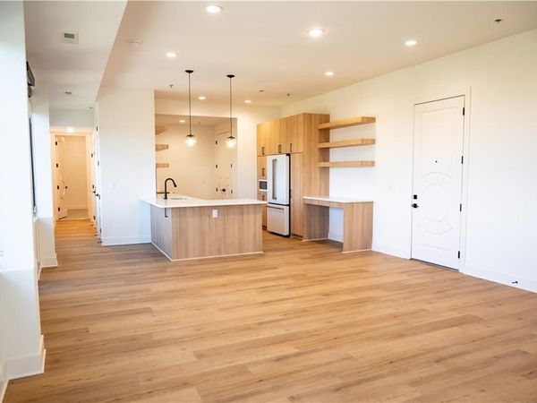 2940 Baltimore Avenue, Unit 1504, Kansas City, MO 64108