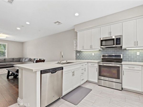 649 W Foothill Boulevard, Unit 2, Glendora, CA 91741