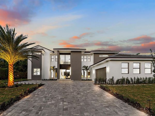 3716 Embassy Dr, West Palm Beach, FL 33401