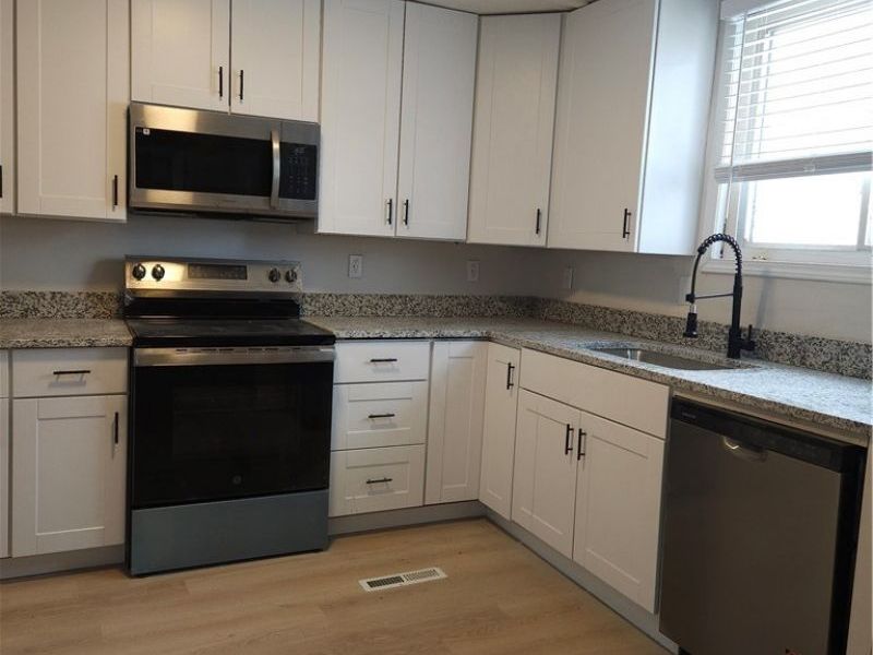 2430 Talbot Street, Cuyahoga Falls, OH 44221 Photo 6