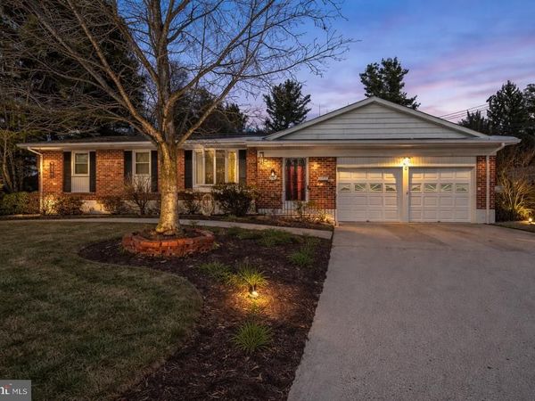 8 HEARN PLACE, NEWARK, DE 19711