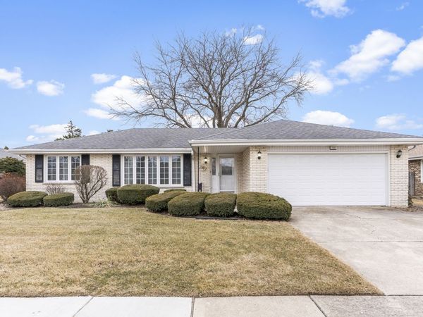 7601 Sycamore Drive, Orland Park, IL 60462