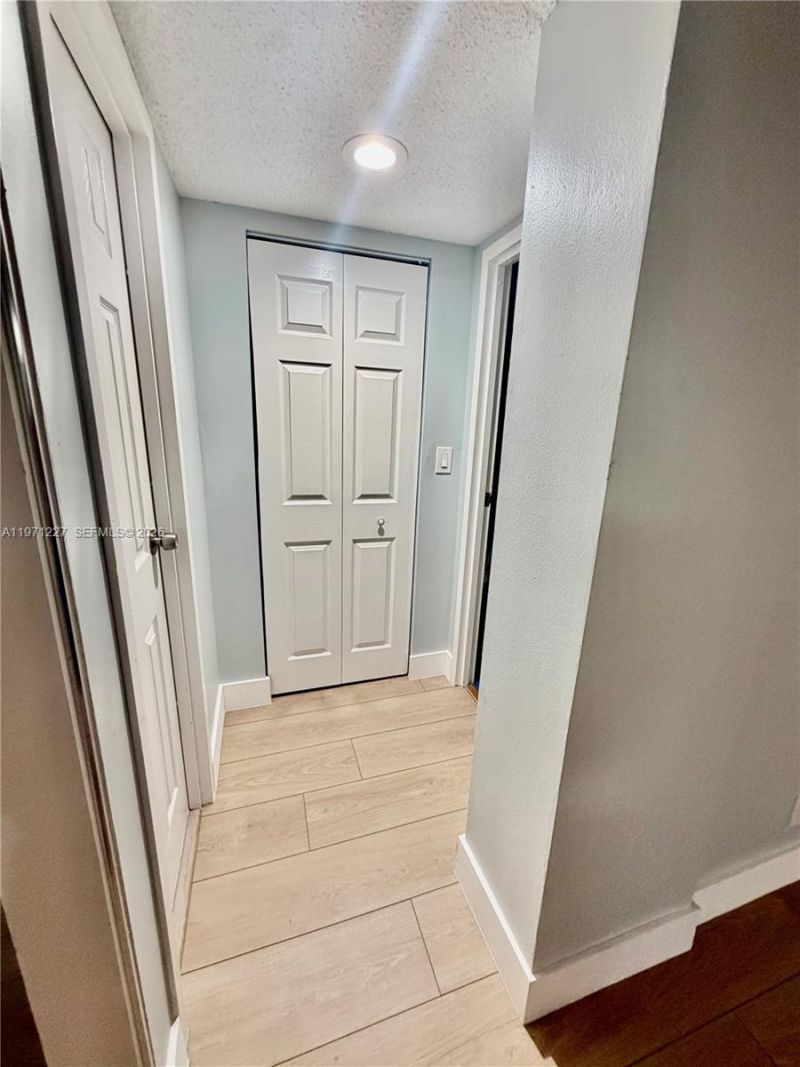 601 Three Islands Blvd , Unit 217, Hallandale Beach, FL 33009 Photo