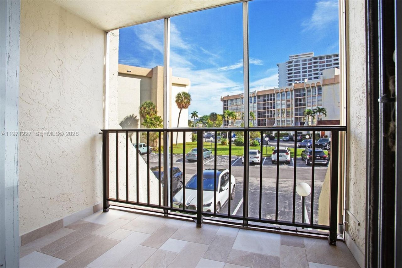 601 Three Islands Blvd , Unit 217, Hallandale Beach, FL 33009 Photo