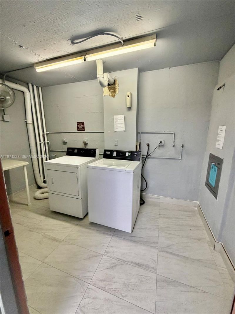 601 Three Islands Blvd , Unit 217, Hallandale Beach, FL 33009 Photo