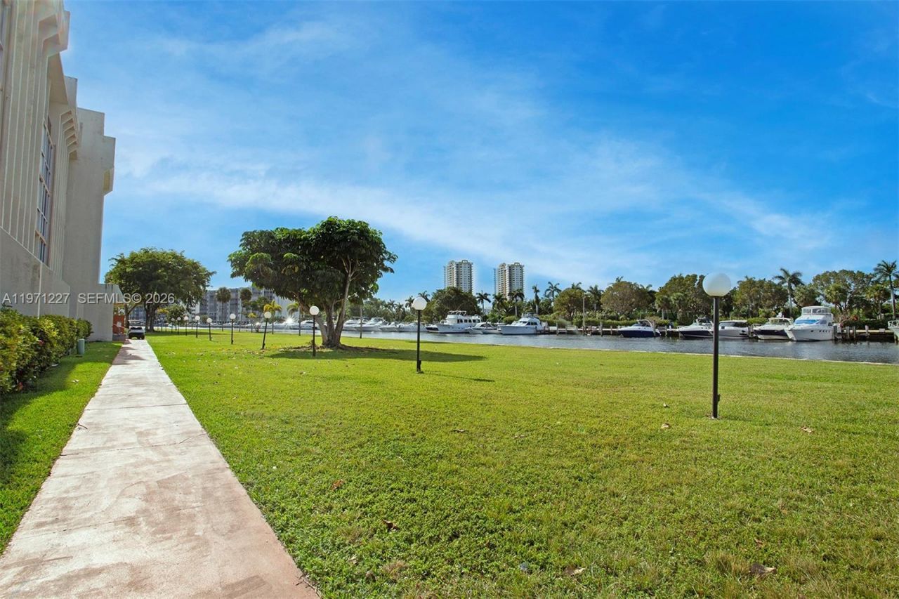 601 Three Islands Blvd , Unit 217, Hallandale Beach, FL 33009 Photo