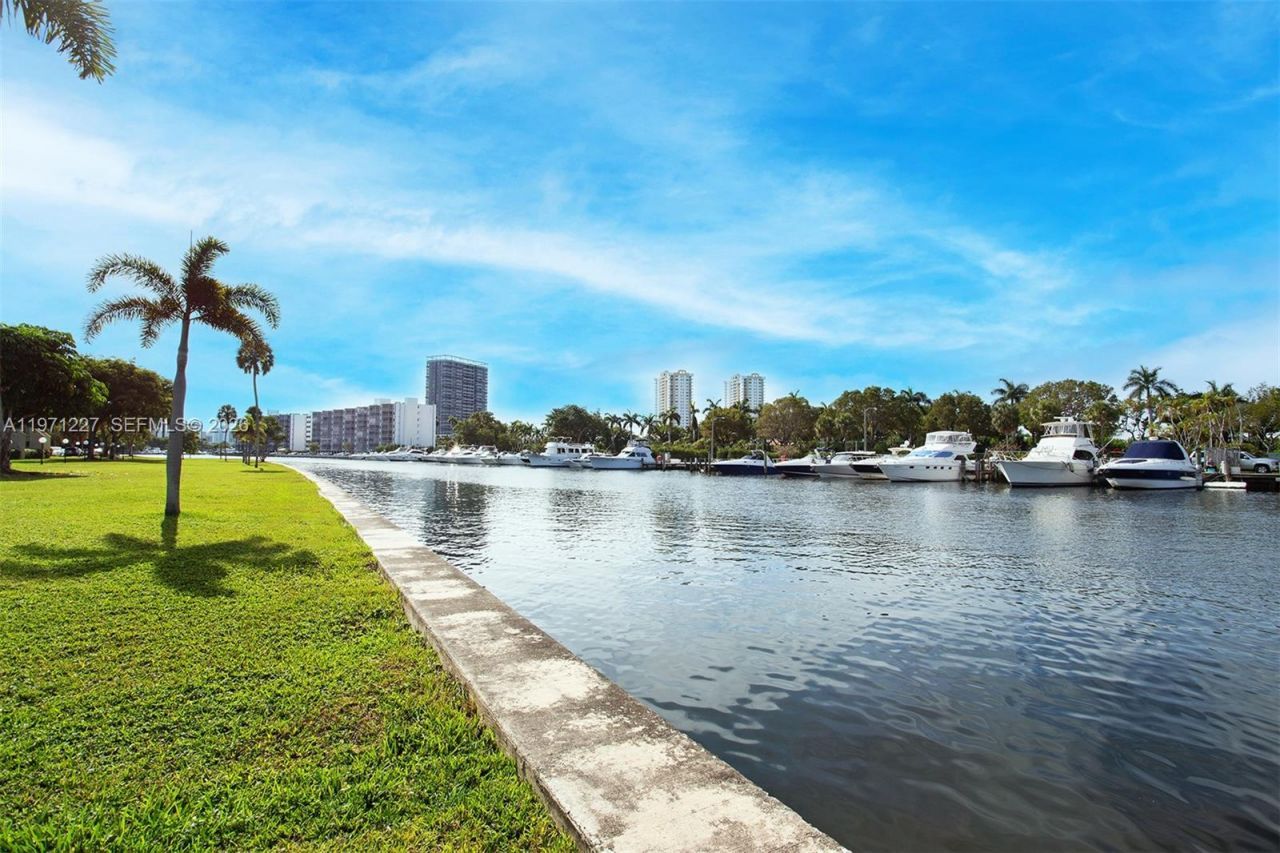 601 Three Islands Blvd , Unit 217, Hallandale Beach, FL 33009 Photo