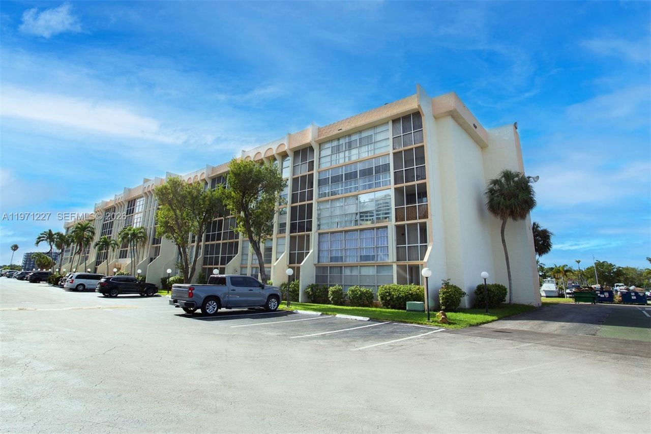 601 Three Islands Blvd , Unit 217, Hallandale Beach, FL 33009 Photo
