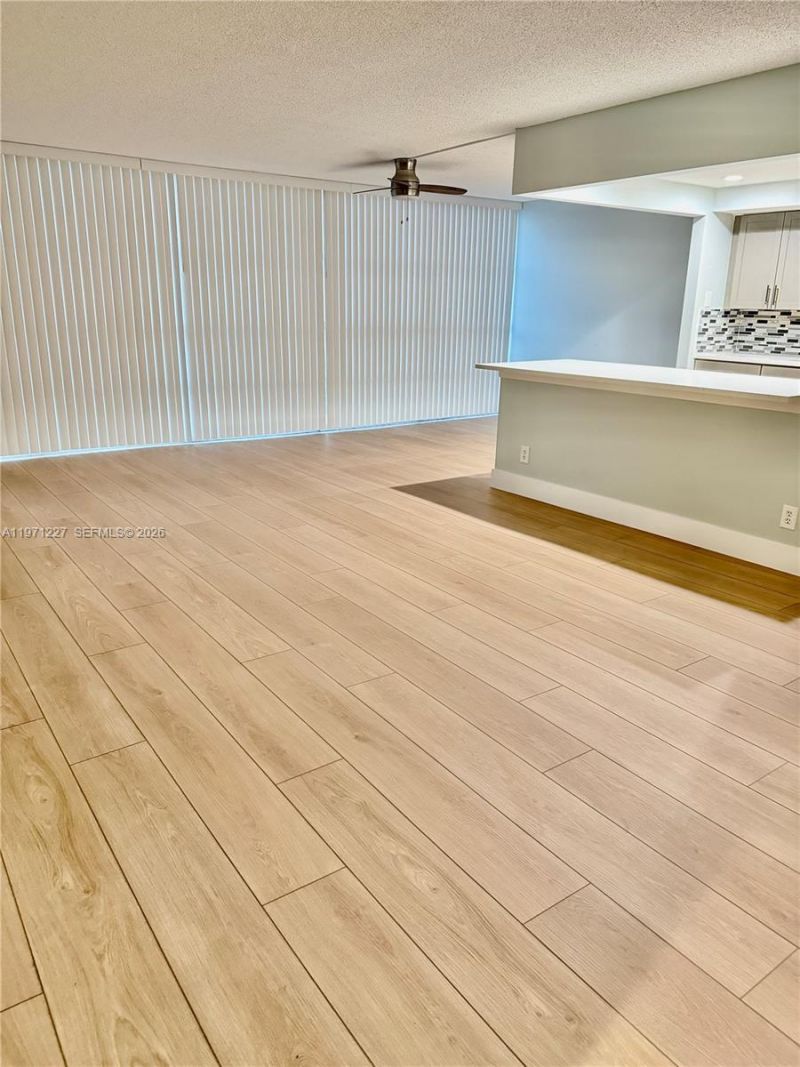 601 Three Islands Blvd , Unit 217, Hallandale Beach, FL 33009 Photo