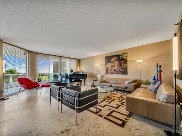 21150 Point Pl, Unit 703, Aventura, FL 33180