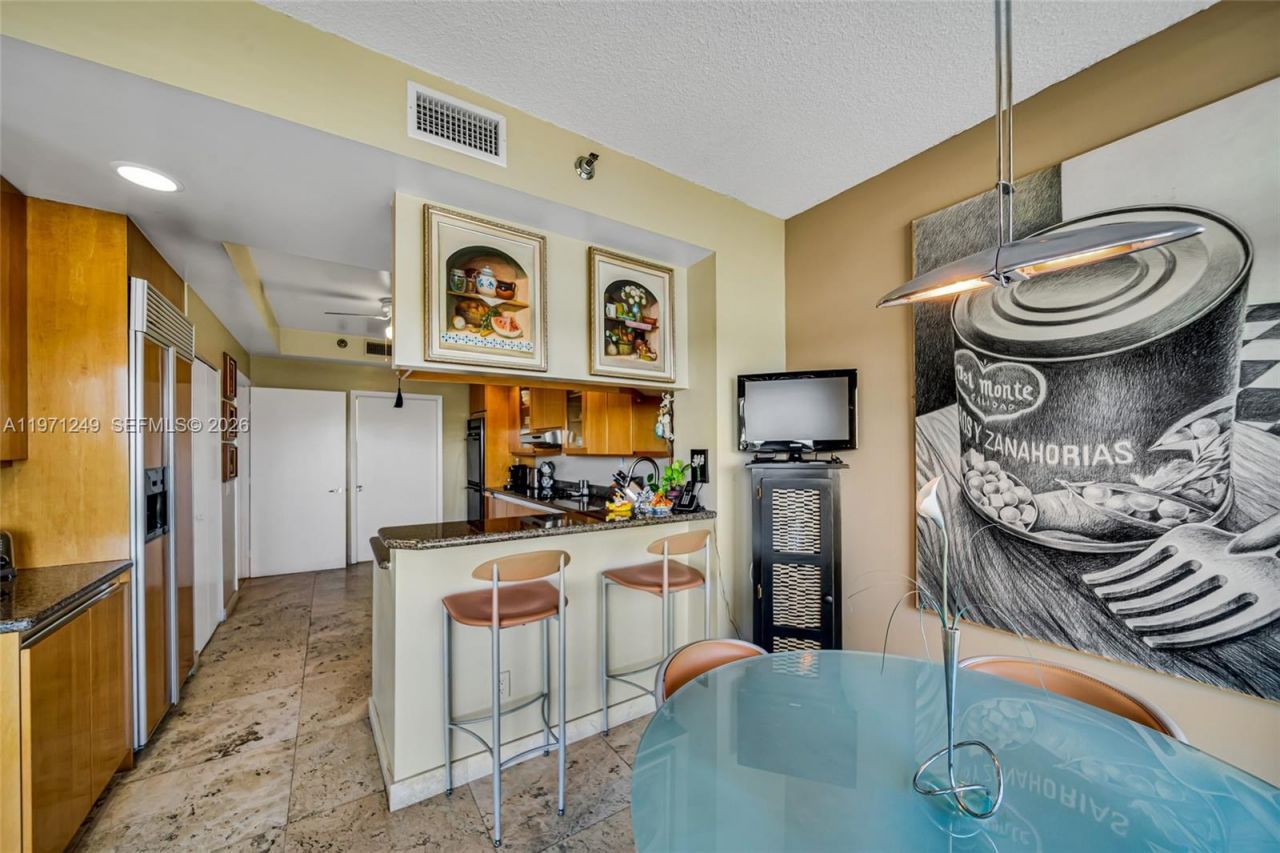 21150 Point Pl, Unit 703, Aventura, FL 33180 Photo