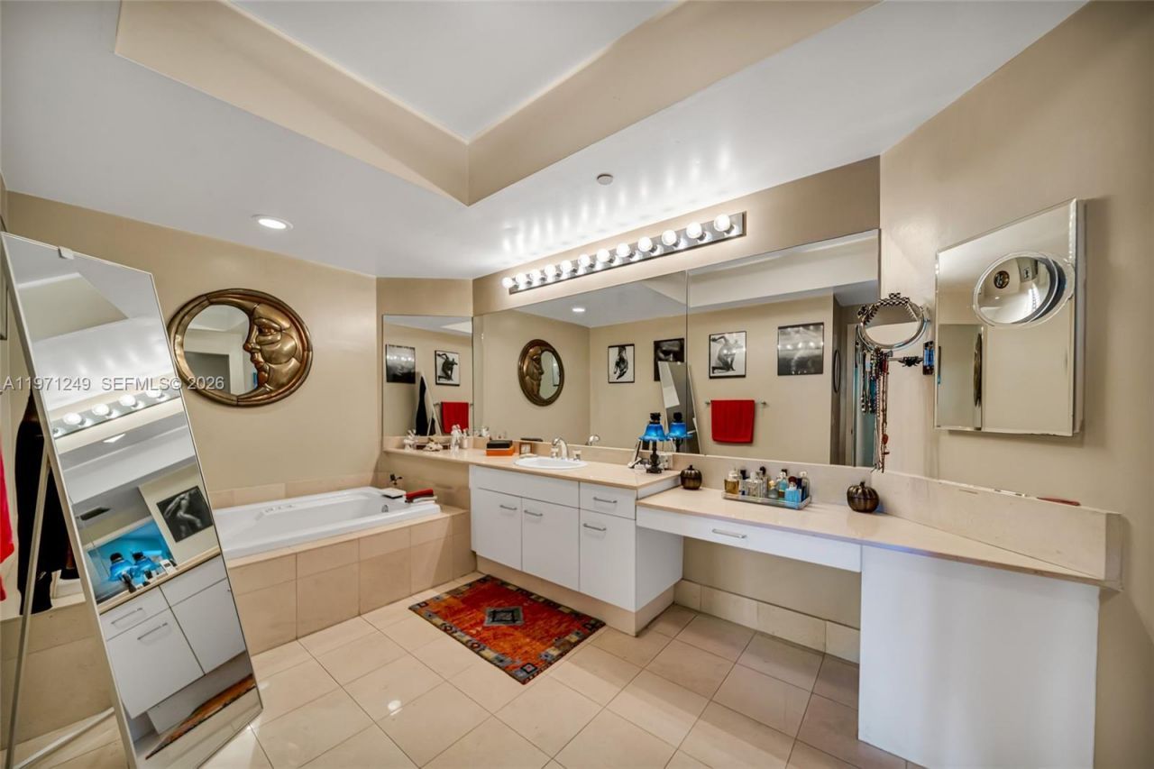 21150 Point Pl, Unit 703, Aventura, FL 33180 Photo