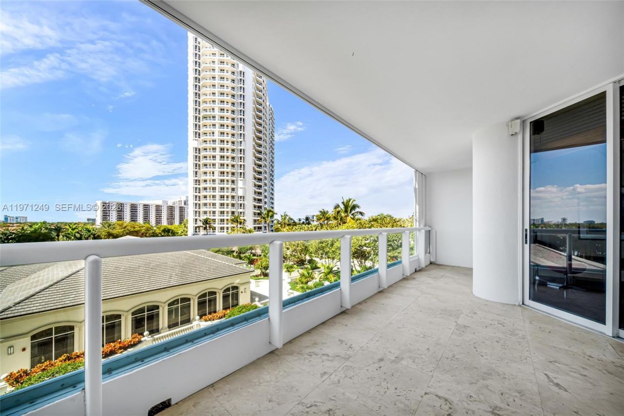 21150 Point Pl, Unit 703, Aventura, FL 33180 Photo