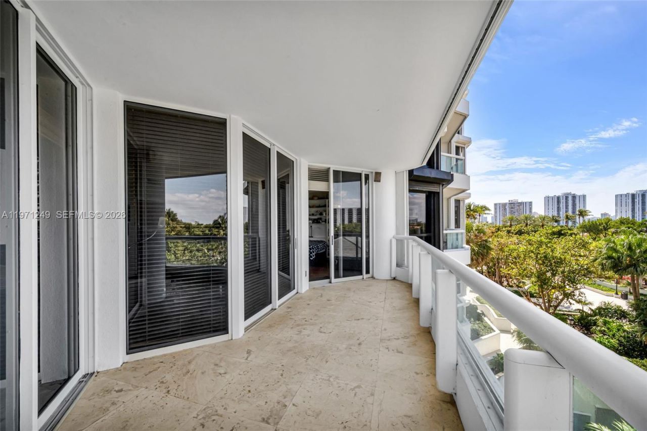 21150 Point Pl, Unit 703, Aventura, FL 33180 Photo