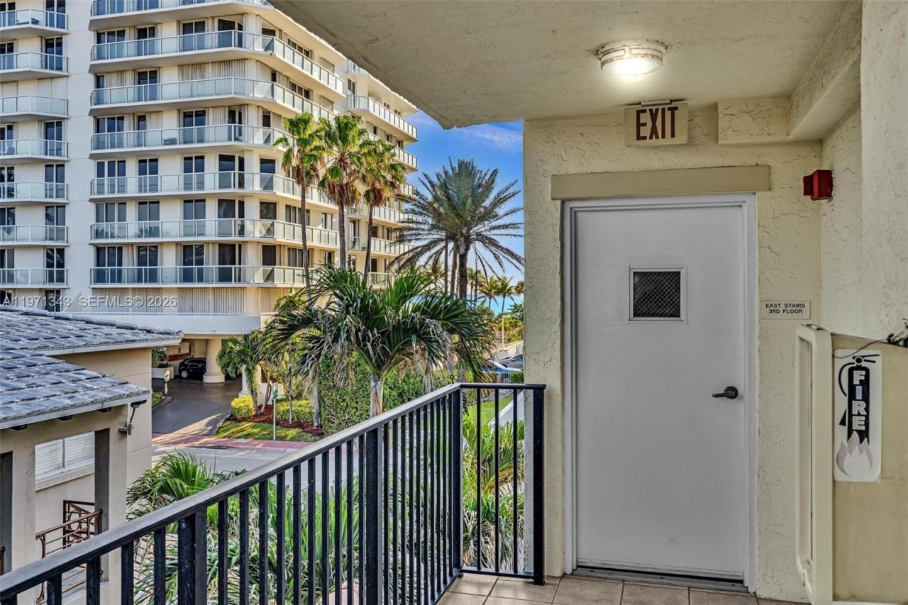 8900 Collins Ave , Unit 304, Surfside, FL 33154 Photo