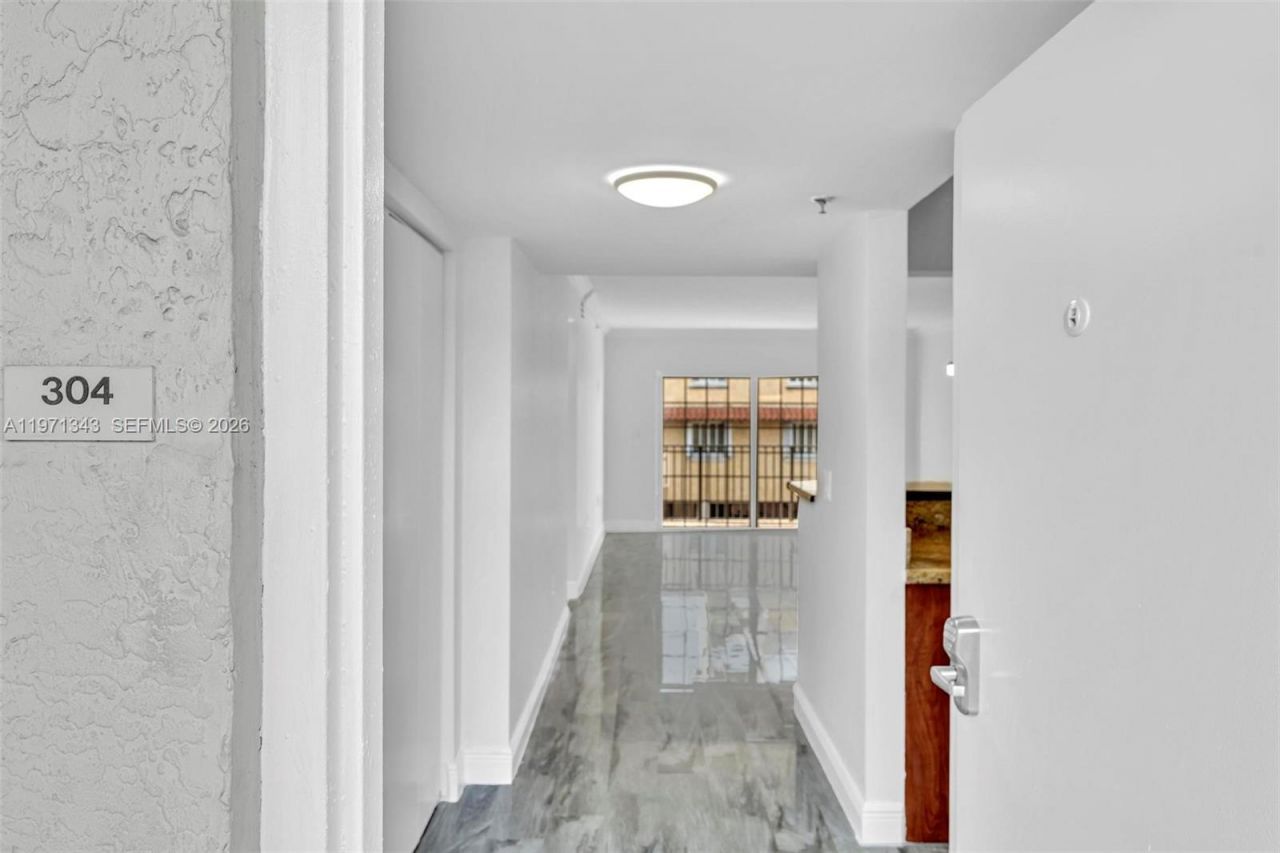 8900 Collins Ave , Unit 304, Surfside, FL 33154 Photo