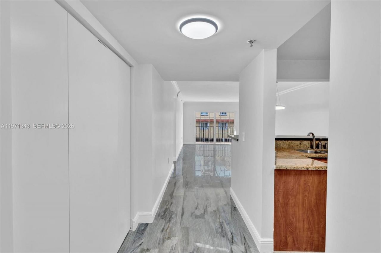 8900 Collins Ave , Unit 304, Surfside, FL 33154 Photo