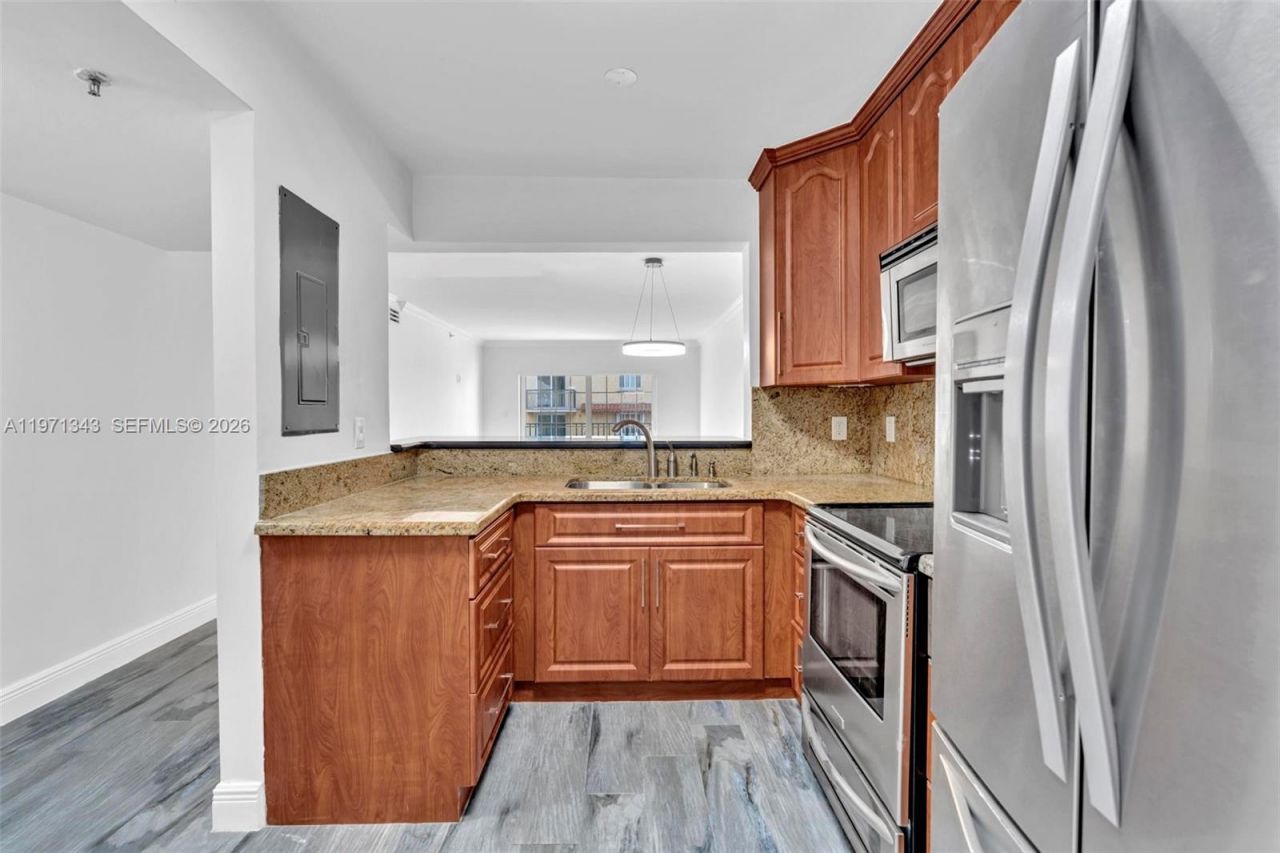 8900 Collins Ave , Unit 304, Surfside, FL 33154 Photo