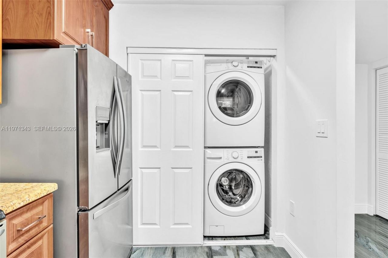 8900 Collins Ave , Unit 304, Surfside, FL 33154 Photo