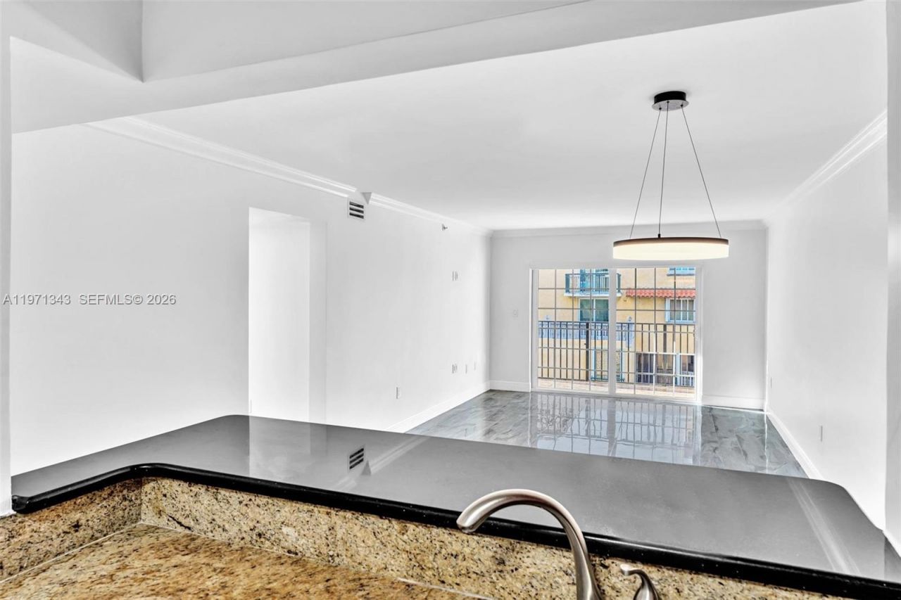 8900 Collins Ave , Unit 304, Surfside, FL 33154 Photo