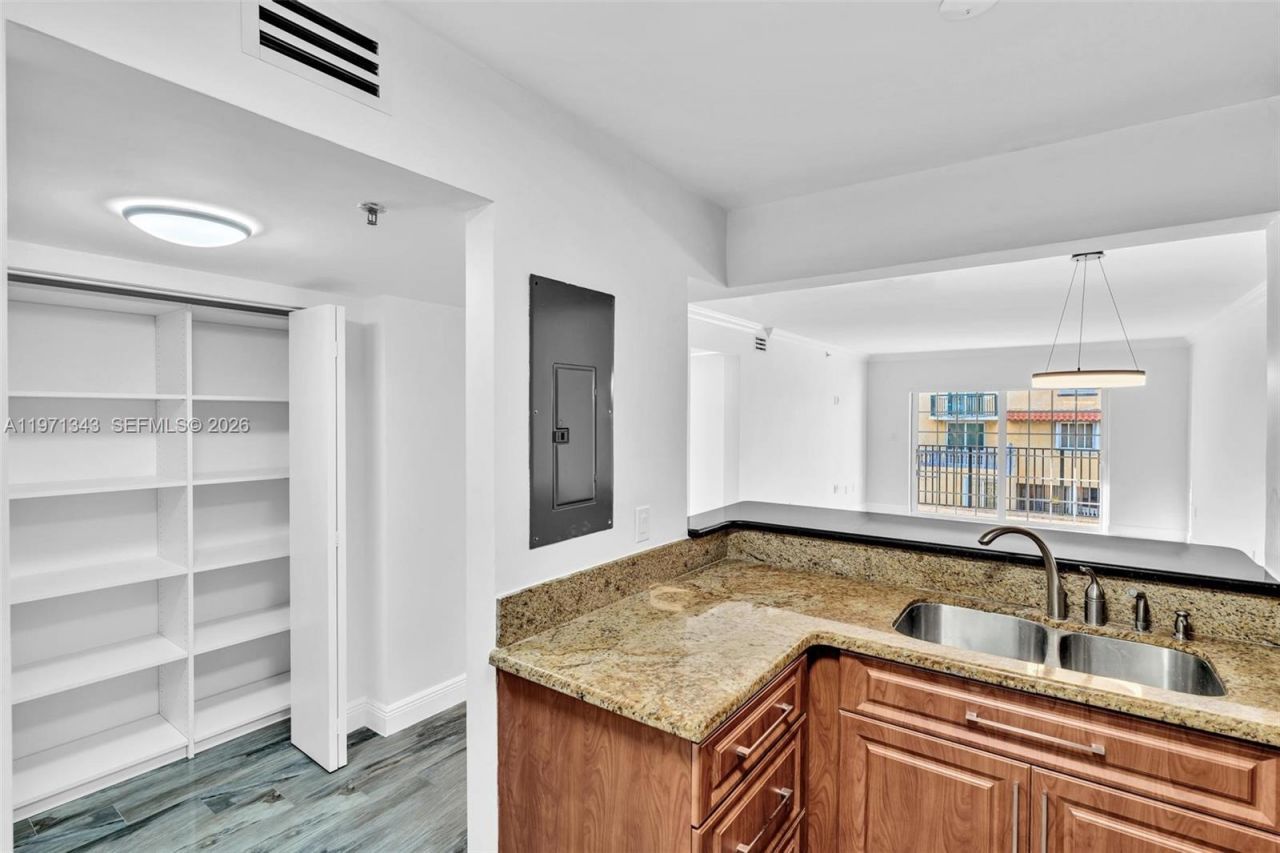 8900 Collins Ave , Unit 304, Surfside, FL 33154 Photo