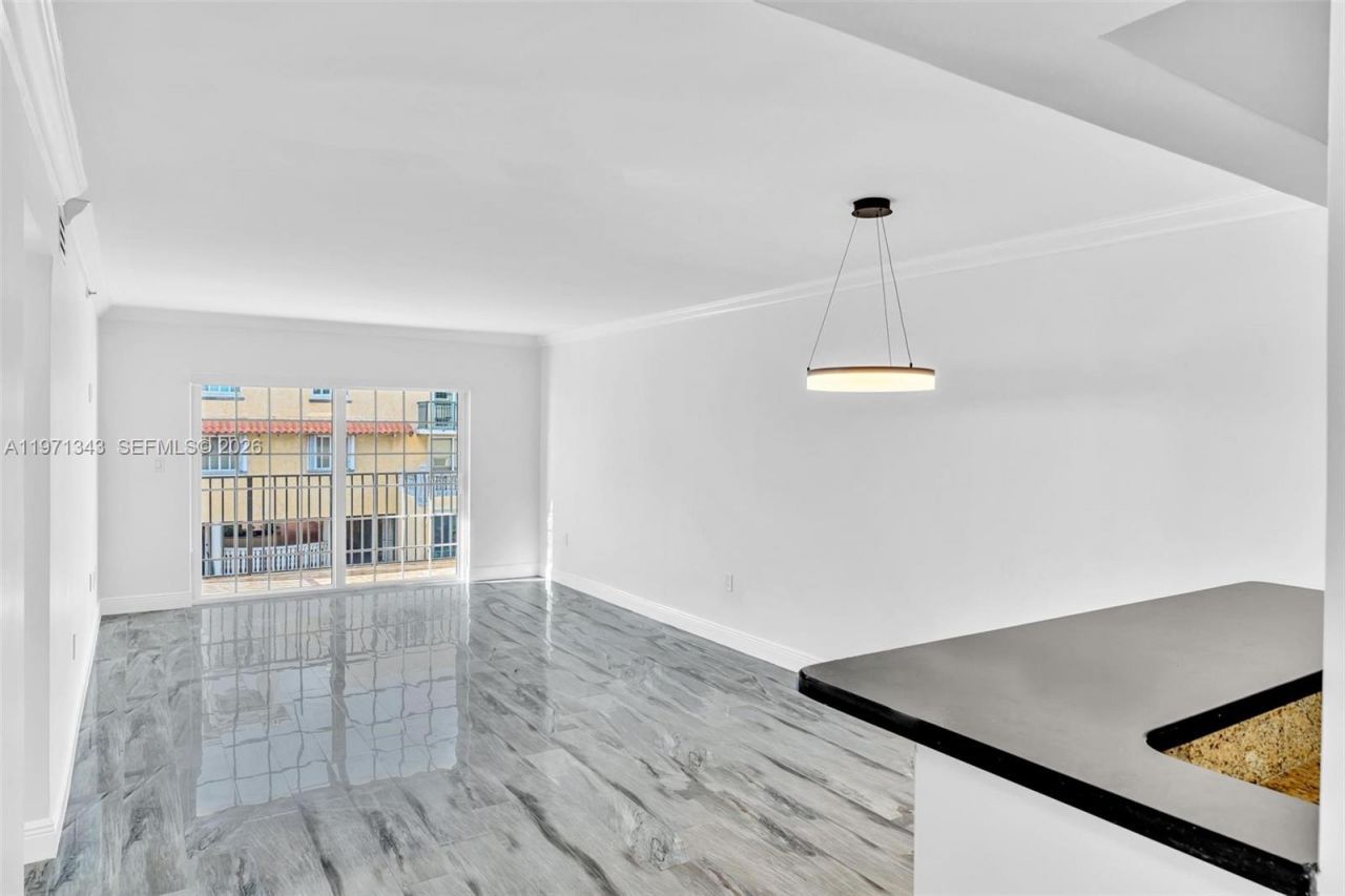 8900 Collins Ave , Unit 304, Surfside, FL 33154 Photo