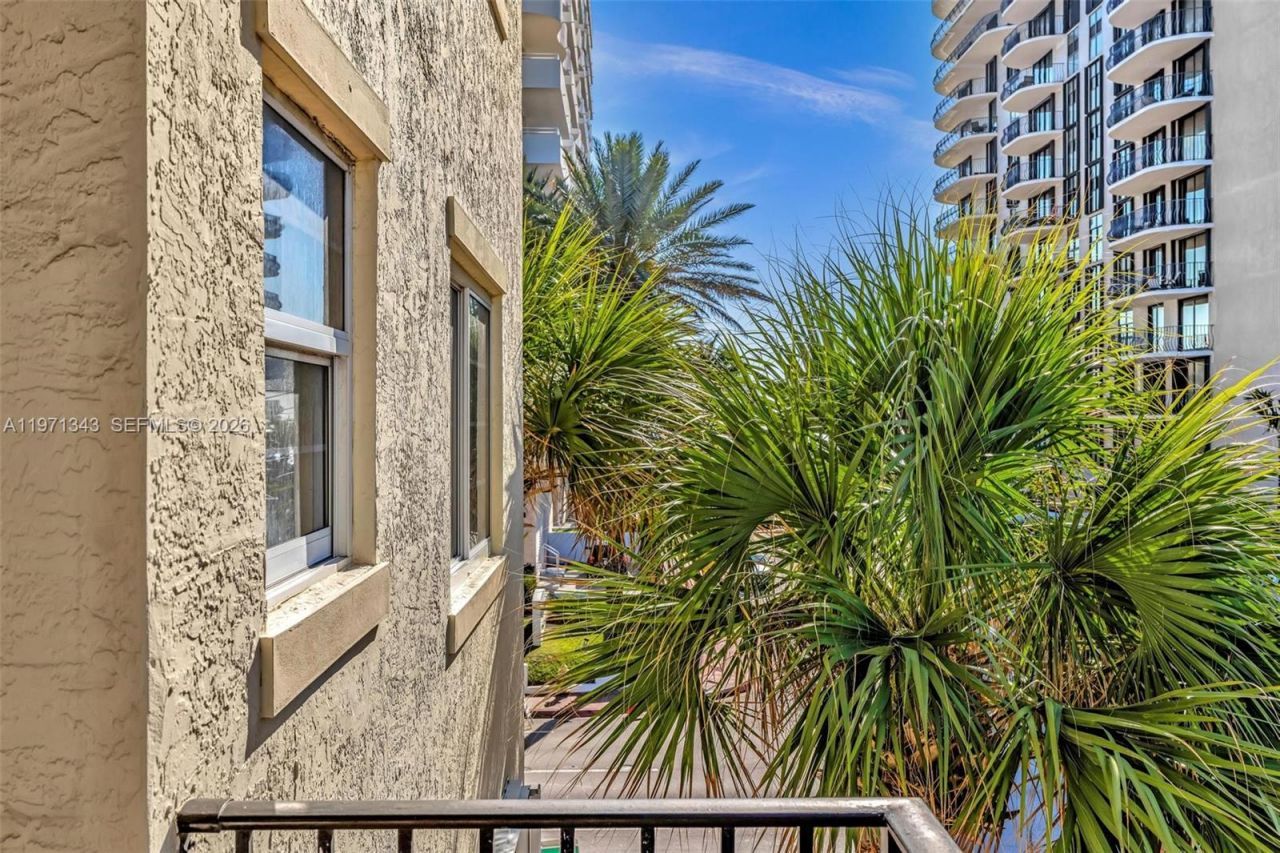 8900 Collins Ave , Unit 304, Surfside, FL 33154 Photo