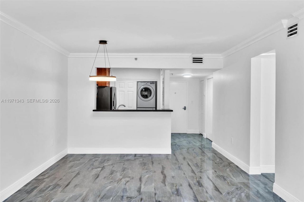 8900 Collins Ave , Unit 304, Surfside, FL 33154 Photo