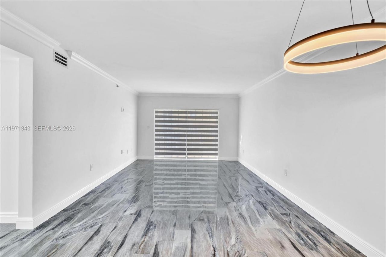 8900 Collins Ave , Unit 304, Surfside, FL 33154 Photo