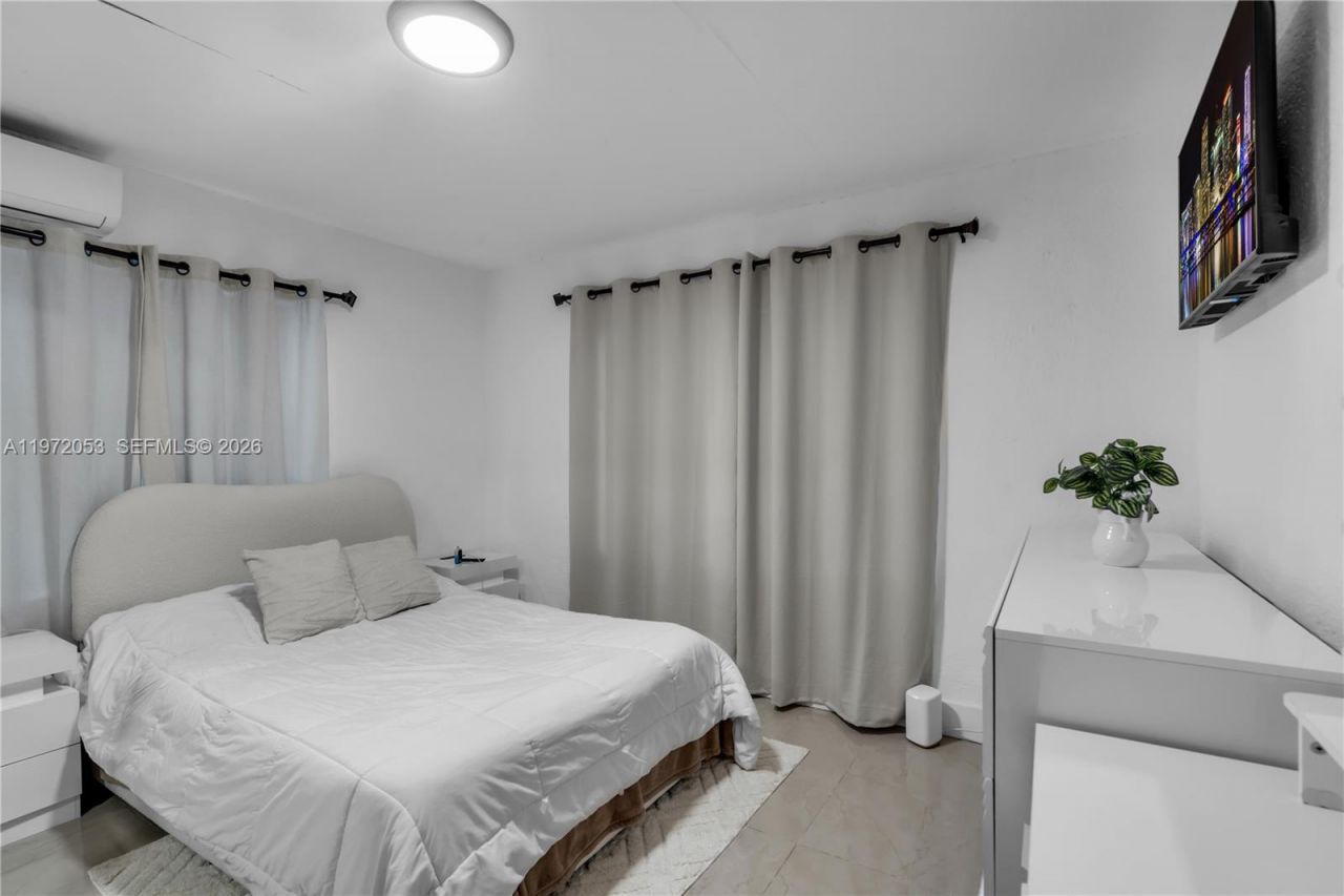 1064 NW 103rd St, Miami, FL 33150 Photo