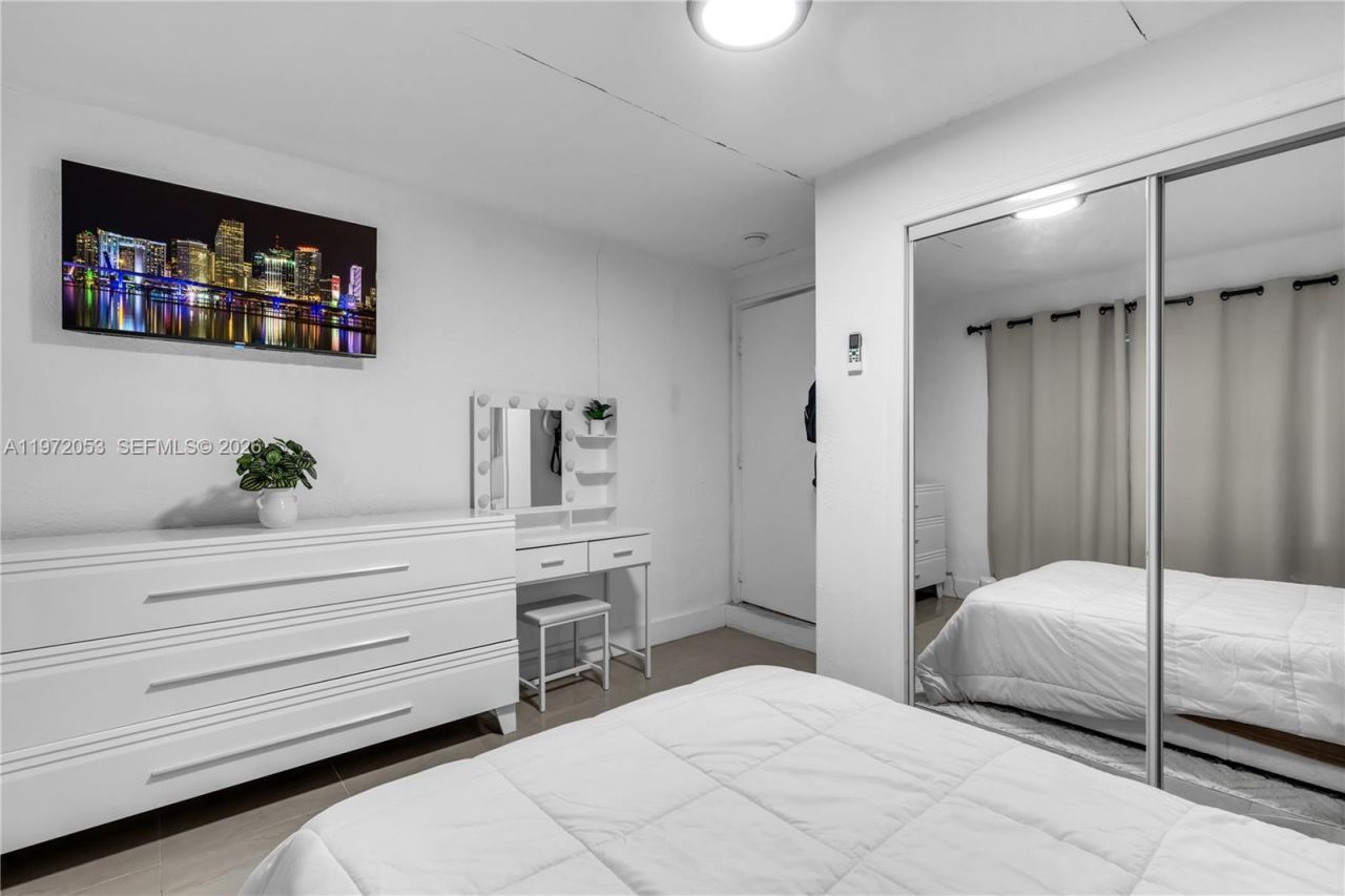 1064 NW 103rd St, Miami, FL 33150 Photo