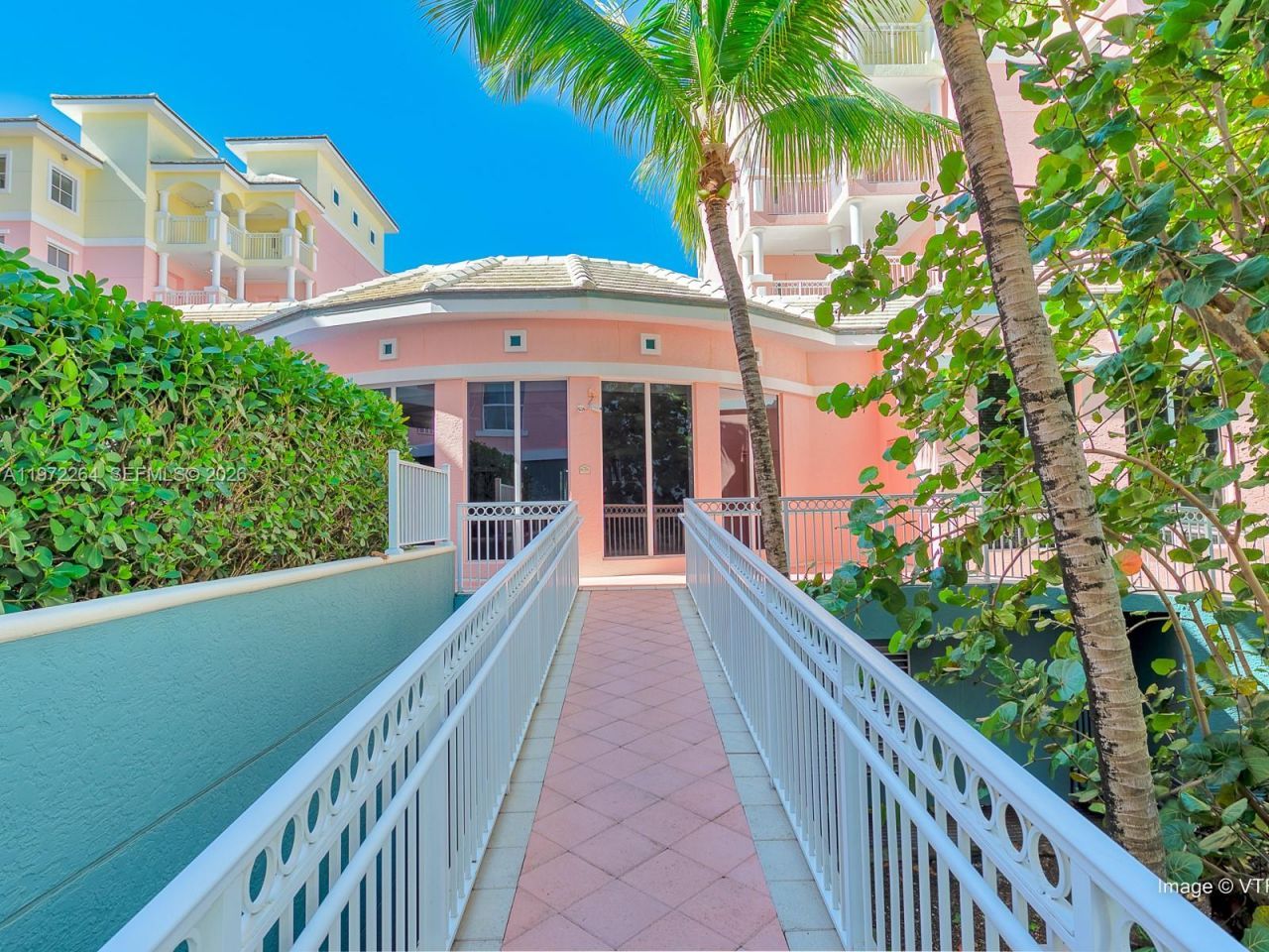 2051 SE 3rd St, Unit TH11, Deerfield Beach, FL 33441 Photo