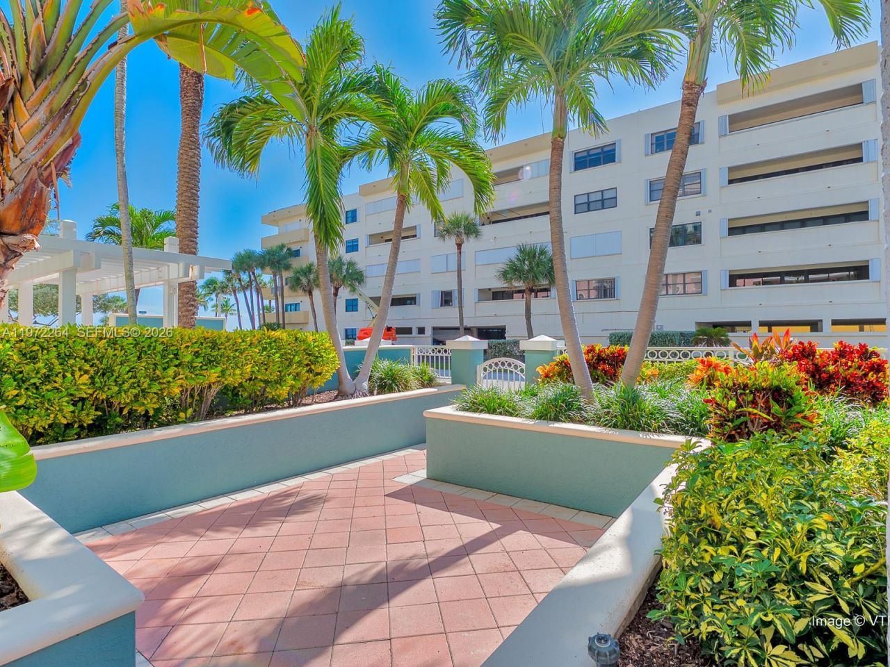 2051 SE 3rd St, Unit TH11, Deerfield Beach, FL 33441 Photo