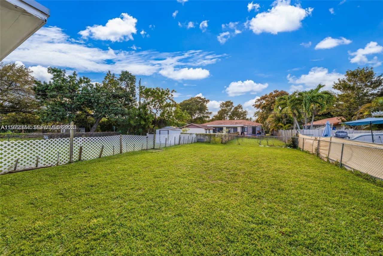 11020 NE 10th Ave , Biscayne Park, FL 33161 Photo