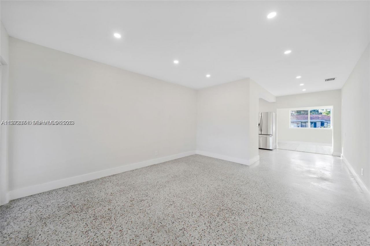 11020 NE 10th Ave , Biscayne Park, FL 33161 Photo