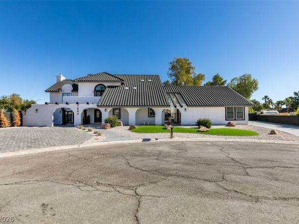1860 Ski Slope Circle, Las Vegas, NV 89117