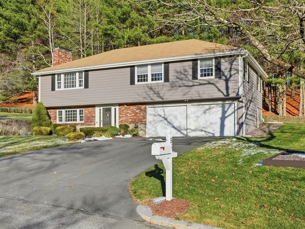 55 Ledgewood Road, Framingham, MA 01701