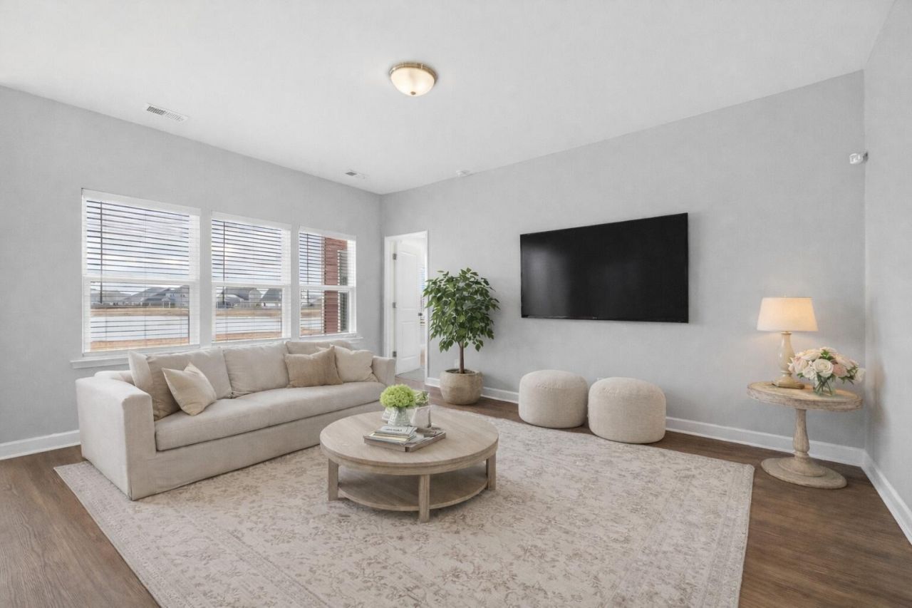 140 Lucca Drive Photo 5