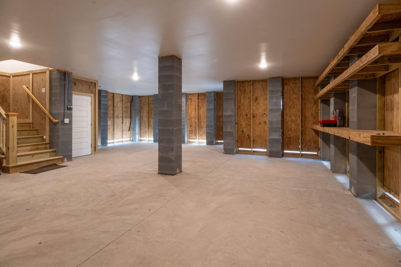 349 Blowing Fresh Drive Photo 57