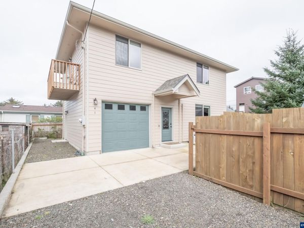 41 Fern St, Gleneden Beach, OR 97388
