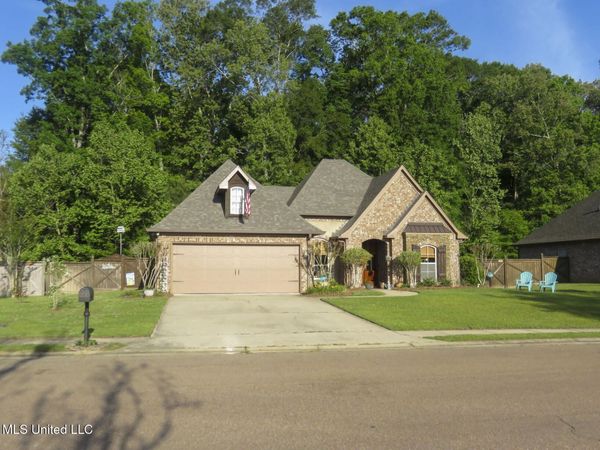 128 Belle Oak Drive, Brandon, MS 39042