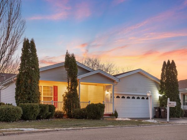 102 Hitching Post Lane, Grayslake, IL 60030