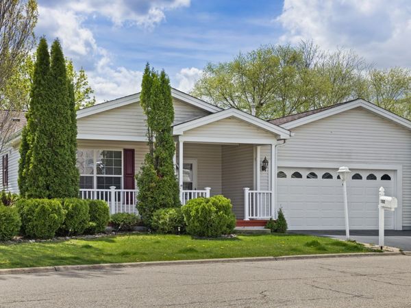 102 Hitching Post Lane, Grayslake, IL 60030