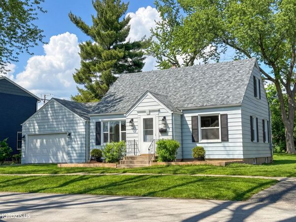 112 Pearl Street, Cary, IL 60013