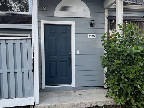 1909 Players Place, North Lauderdale, FL 33068