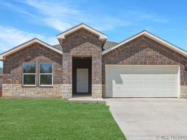 2208 E Toledo Street , Broken Arrow, OK 74011